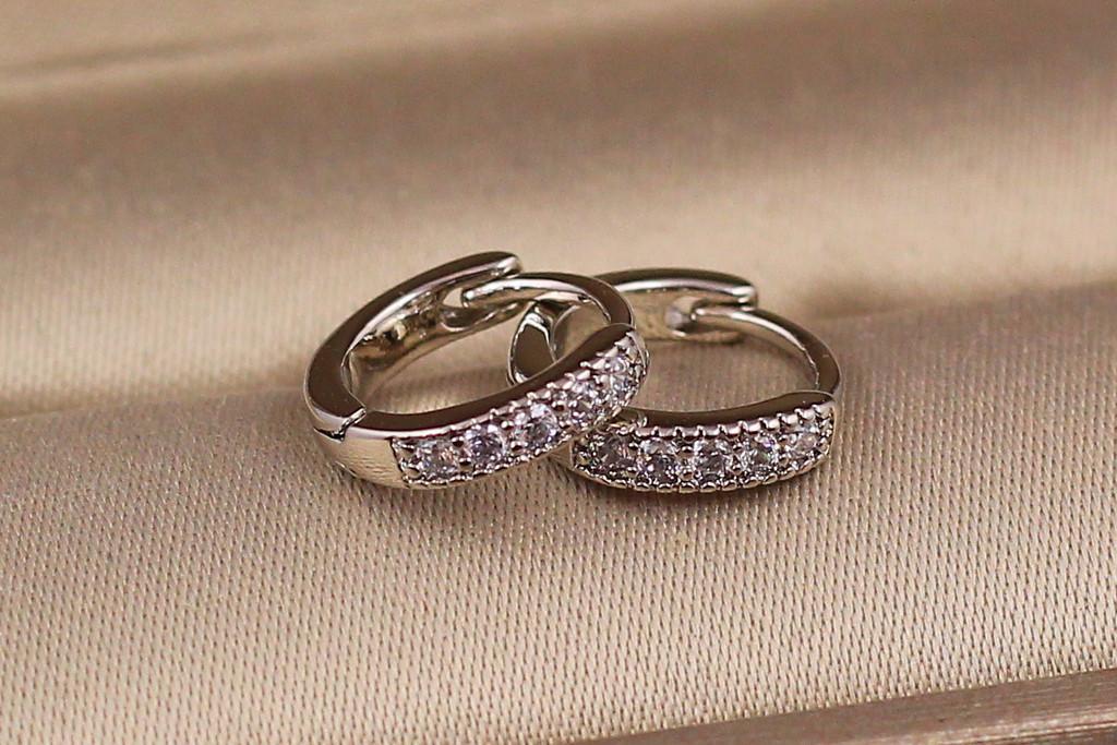 Серьги Xuping Jewelry тонкие кольца с камешками 10 мм Серебристый