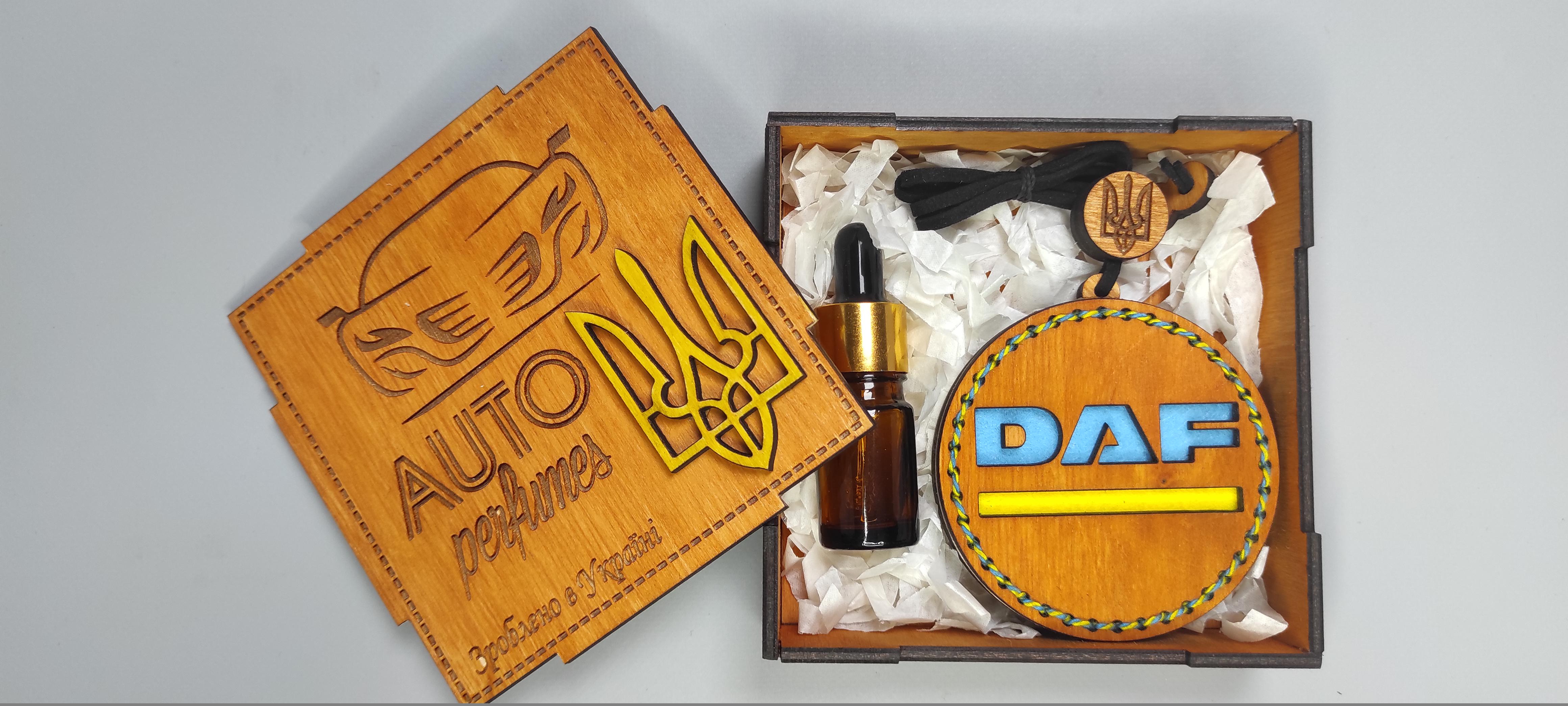 Ароматизатор из дерева в машину с логотипом DAF Мандарин и подарочный бокс