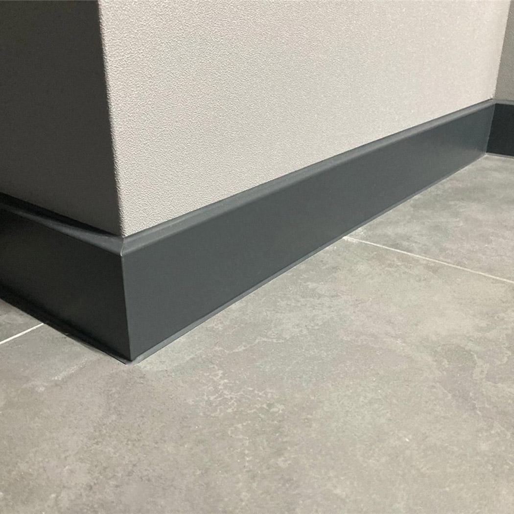 Плинтус Doellken Cubu flex life 1209 40 мм 2,5м Антрацит - фото 2