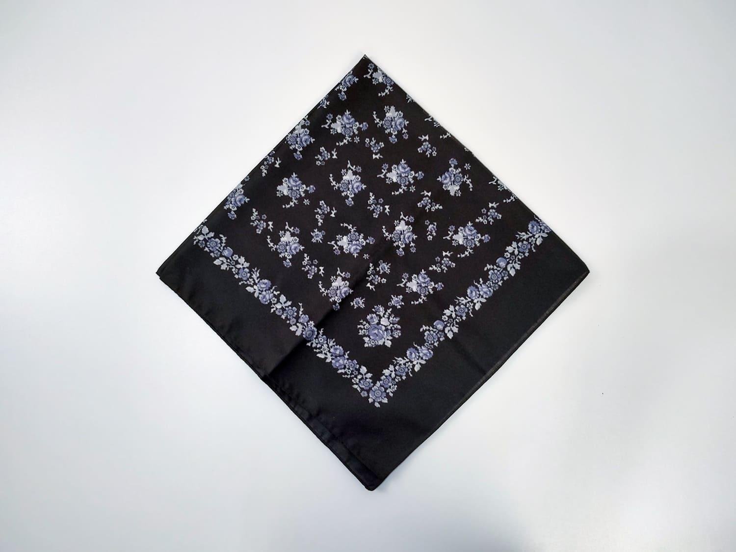 Платок украинский Осенние цветы 80x80 см Черный с голубым (30241283)