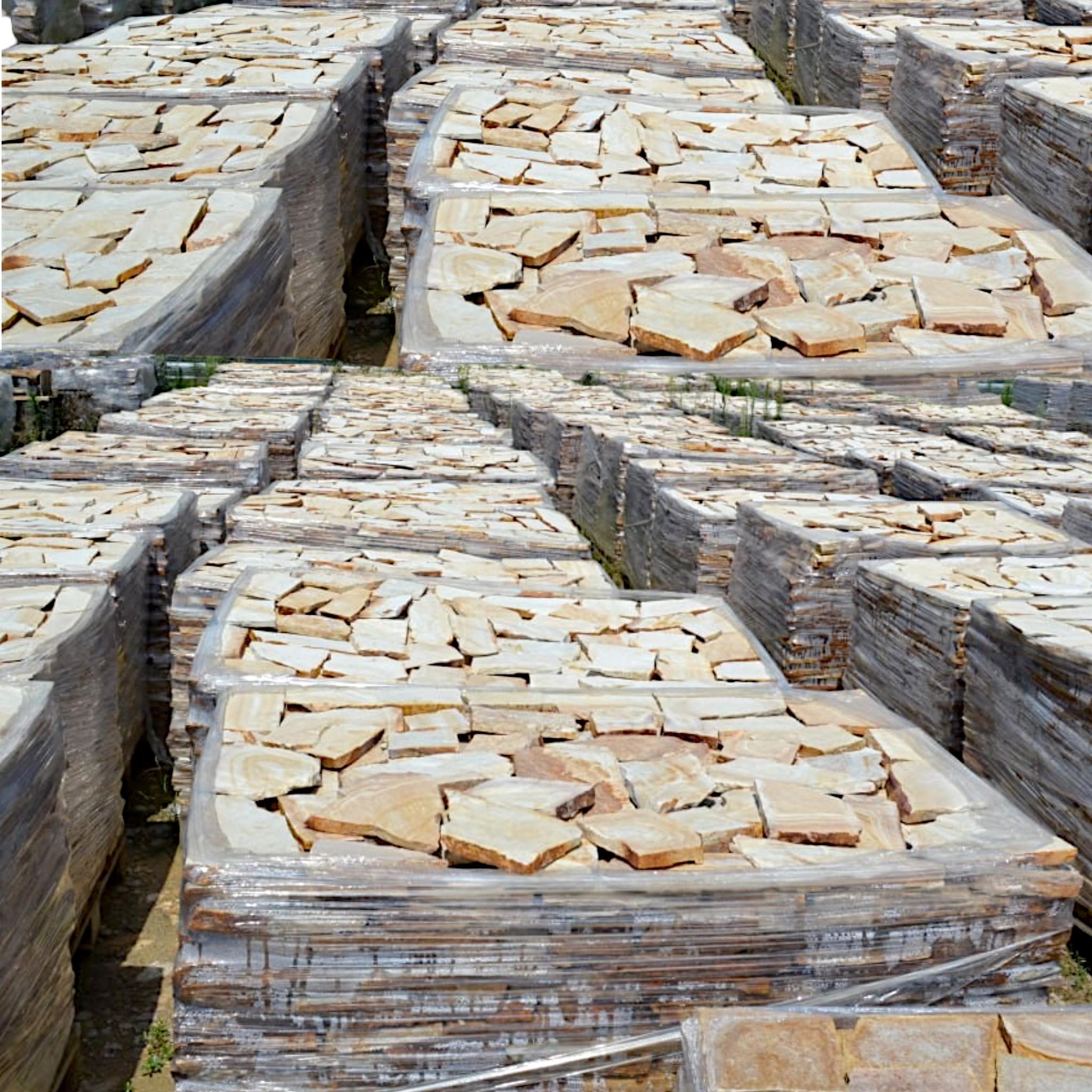 Камень колотый STONELAK GOLDEN PEACH 2 см для облицовки фасада/дорожки/камина 1 м.кв 2 паллета (999900G/2)