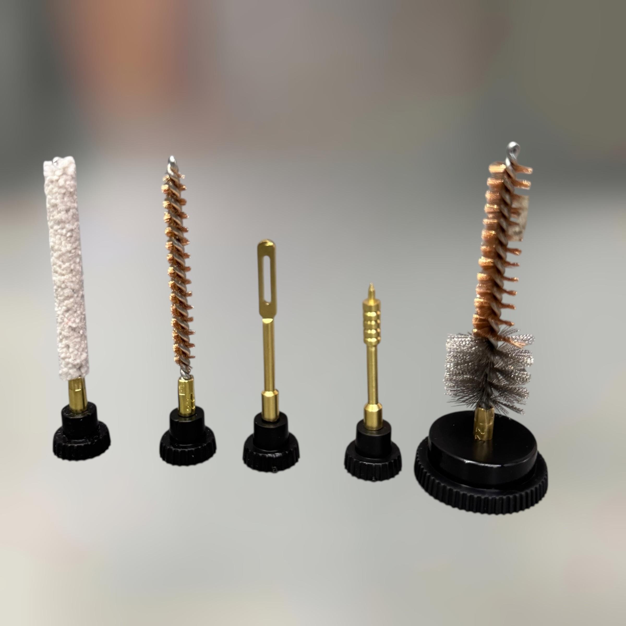 Набор для чистки оружия KleenBore AR калибр .223/.5,56 резьба 8/32 M (556-SET) Набор для чистки оружия KleenBore AR калибр .223/.5,56 резьба 8/32 M (556-SET)