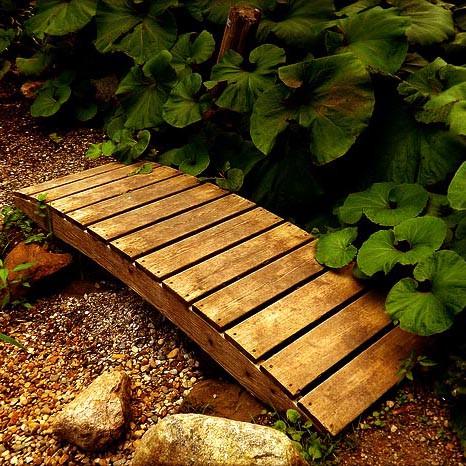 Місток садовий із дерева Баталі Мускат (МОС-002507)