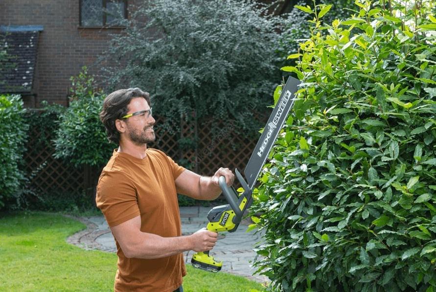 Кусторез аккумуляторный RYOBI ONE+ RY18HT45A-0 18V 45 см без аккумулятора и зарядного устройства (5133005380) - фото 2 Кусторез аккумуляторный RYOBI ONE+ RY18HT45A-0 18V 45 см без аккумулятора и зарядного устройства (5133005380) - фото 2