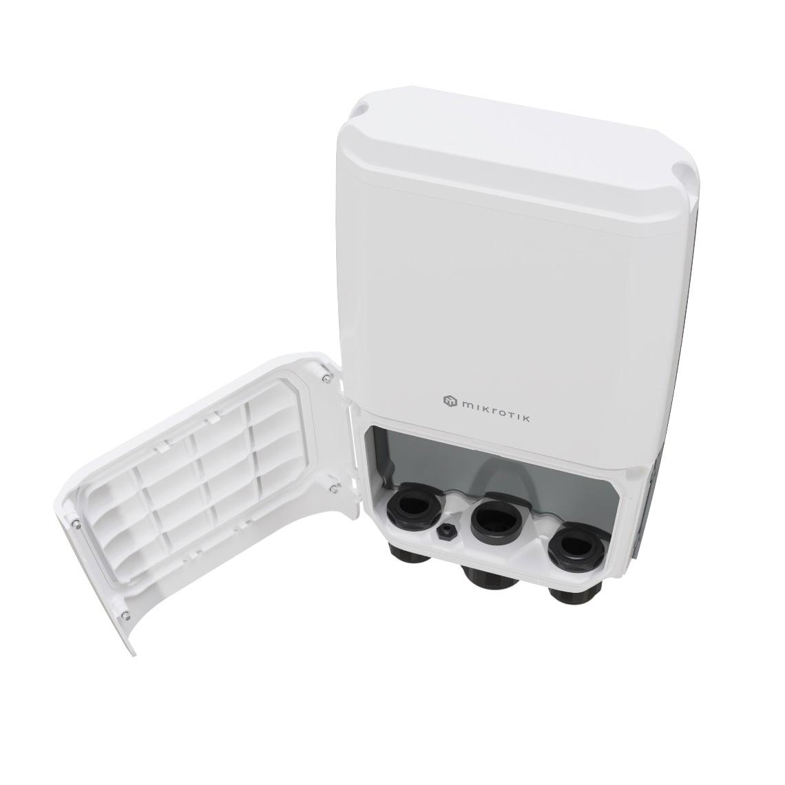 Коммутатор MikroTik Fiber Plus (CRS305-1G-4S+OUT) - фото 2 Коммутатор MikroTik Fiber Plus (CRS305-1G-4S+OUT) - фото 2