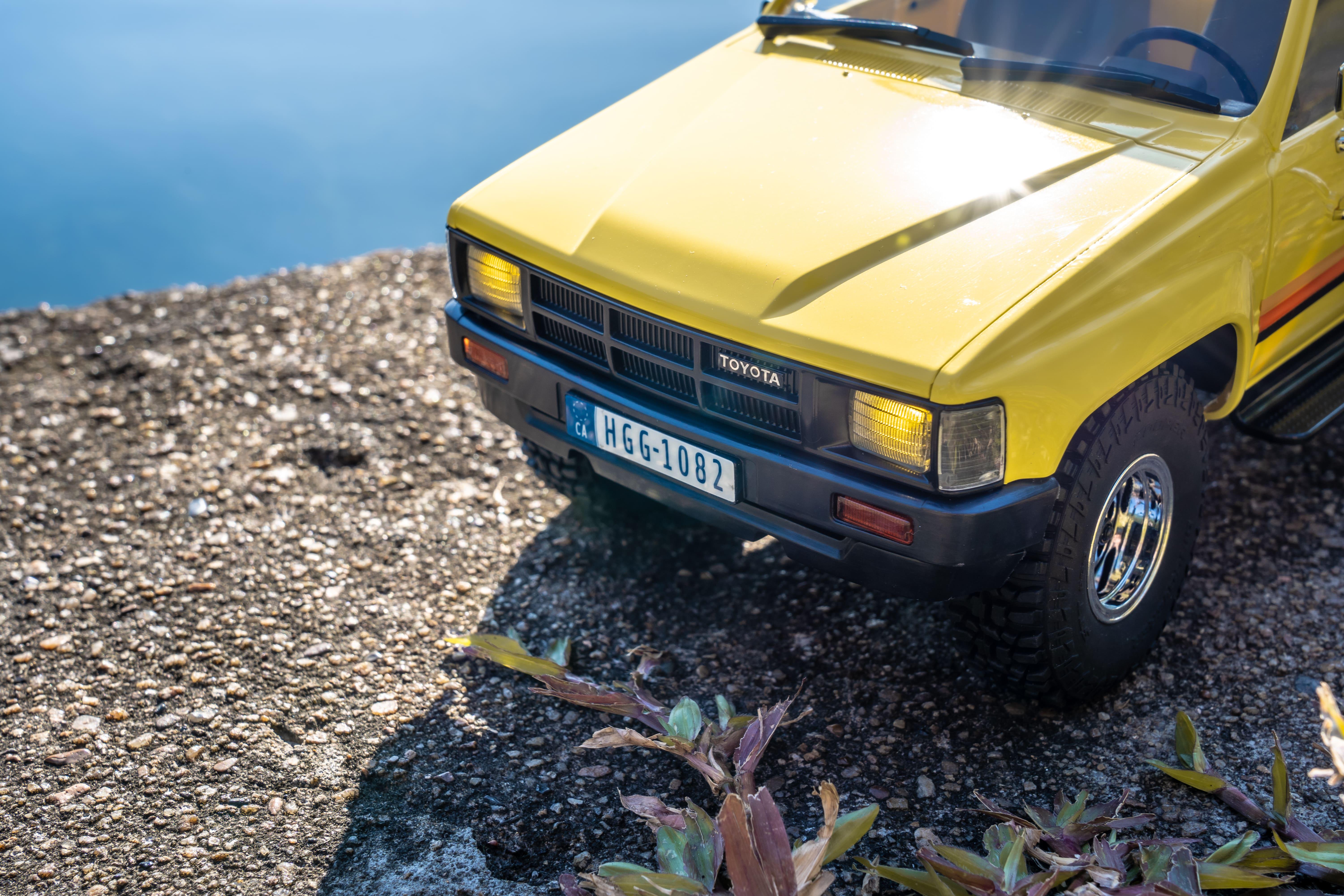 Машинка на радіокеруванні FMS 1:18 Toyota Hilux RTR - фото 3 Машинка на радіокеруванні FMS 1:18 Toyota Hilux RTR - фото 3