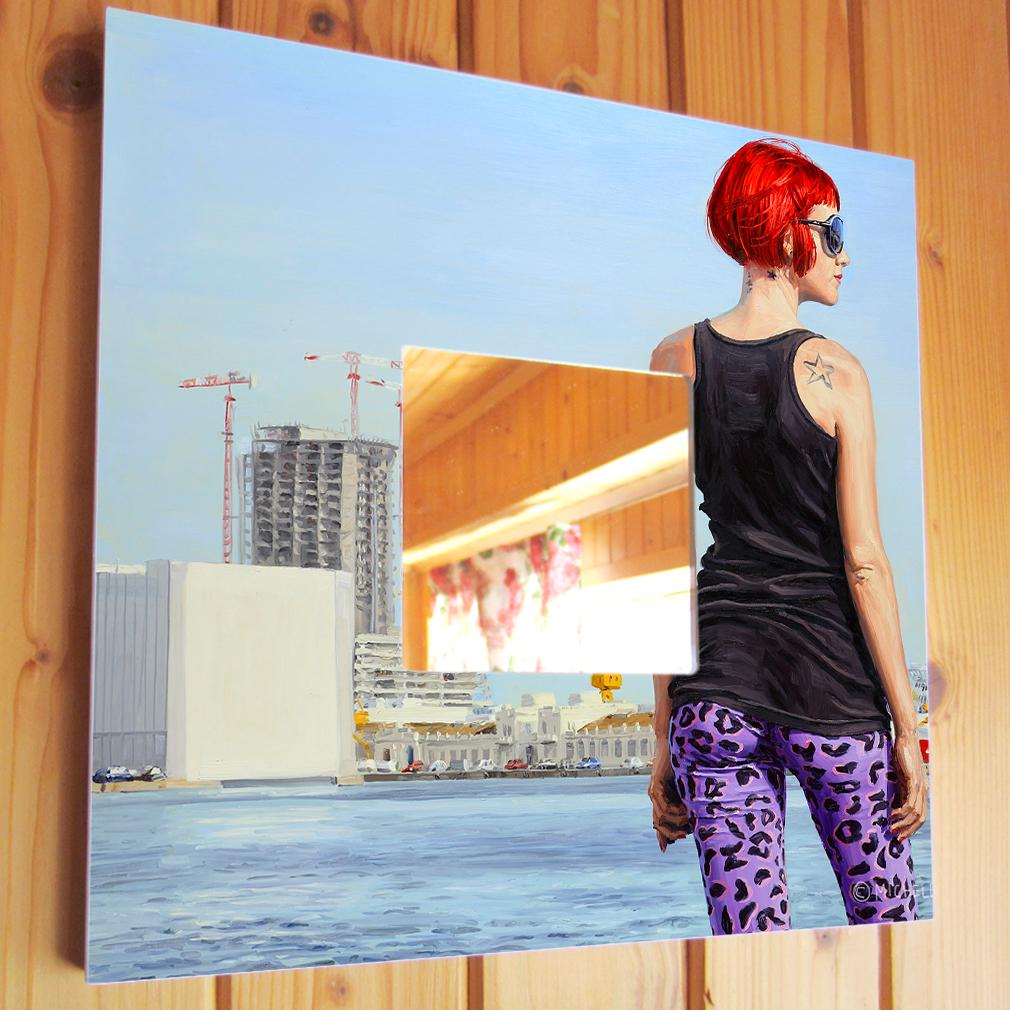 Зеркало с рисунком Рыжая девушка в леопардовых лосинах 260х260 мм (M00332)