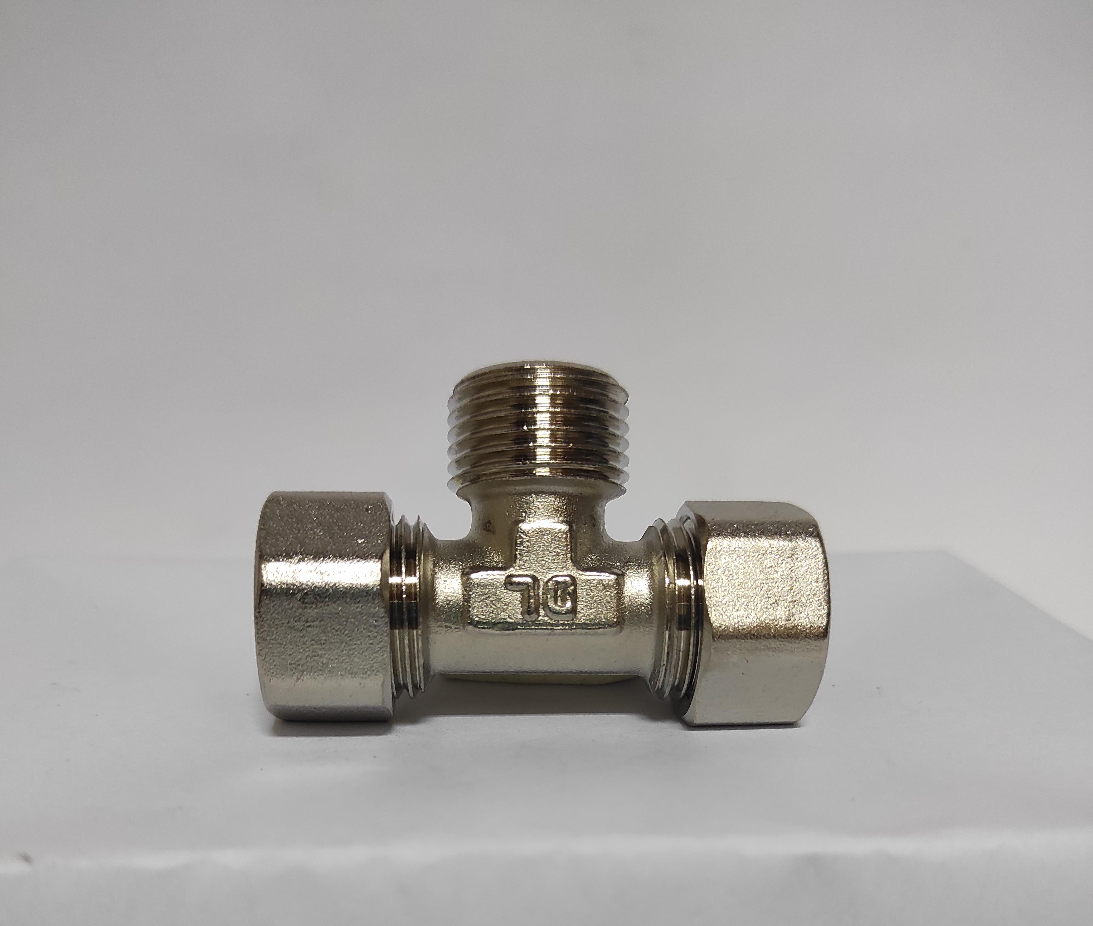 Трійник DL 20х3/4"х20 зовнішнє різьблення