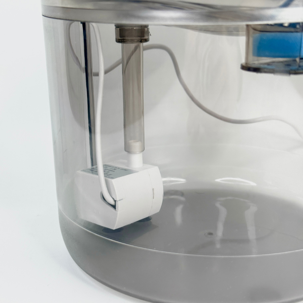 Фонтан-поилка NPET РР-150 с циркуляцией и очисткой воды для домашних животных 2 л - фото 7