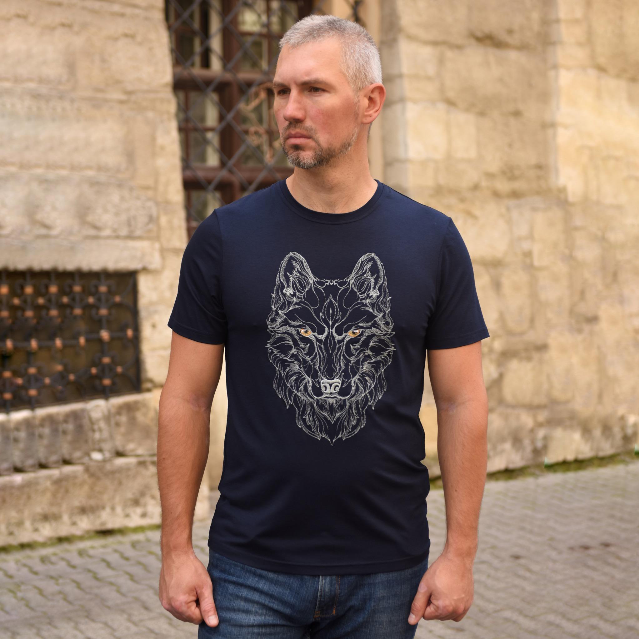 Футболка з вишивкою BATIAR Вовк S Темно-синій