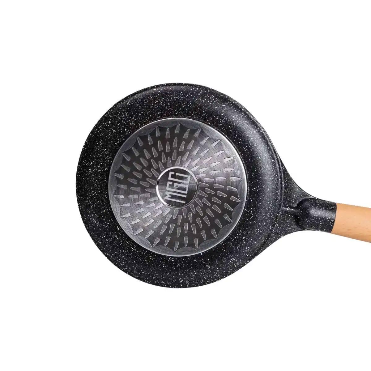 Млинна сковорідка MGC з мармуровим антипригарним покриттям алюмінієва ⌀20 см Чорний - фото 5 Млинна сковорідка MGC з мармуровим антипригарним покриттям алюмінієва ⌀20 см Чорний - фото 5
