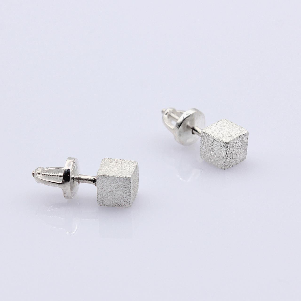 Серебряные серьги пусеты Визаж