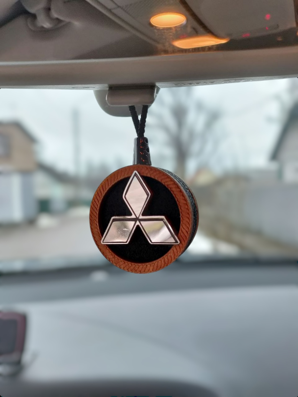 Ароматизатор-підвіска для авто Mitsubishi з ефектом переливання (2118764438)