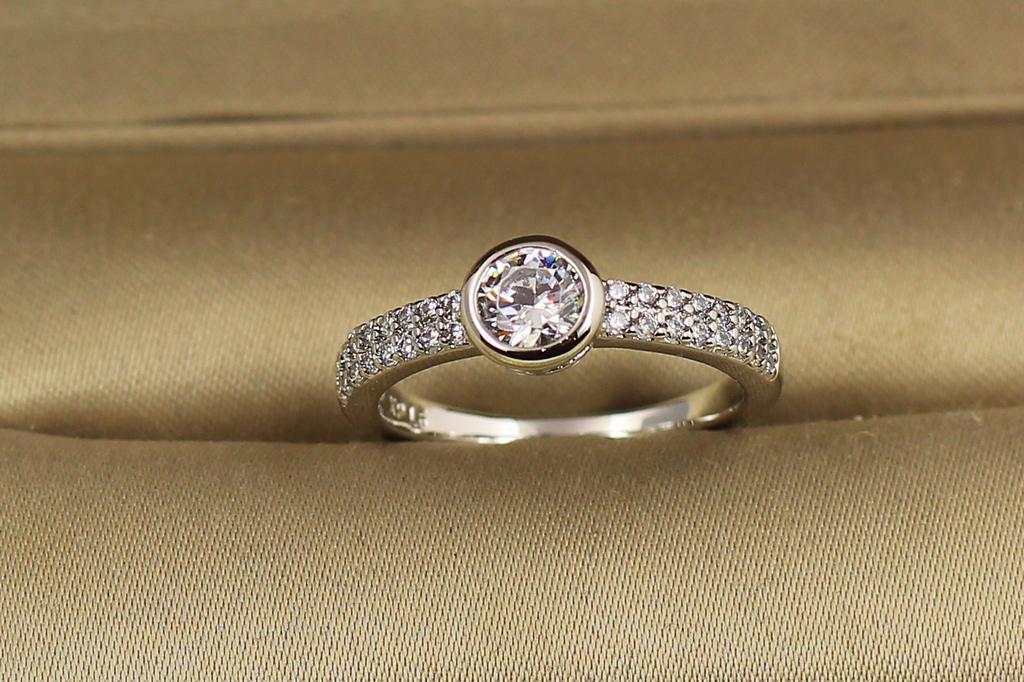 Каблучка Xuping Jewelry Обіцянка р. 20 Сріблястий (31022781) Каблучка Xuping Jewelry Обіцянка р. 20 Сріблястий (31022781)