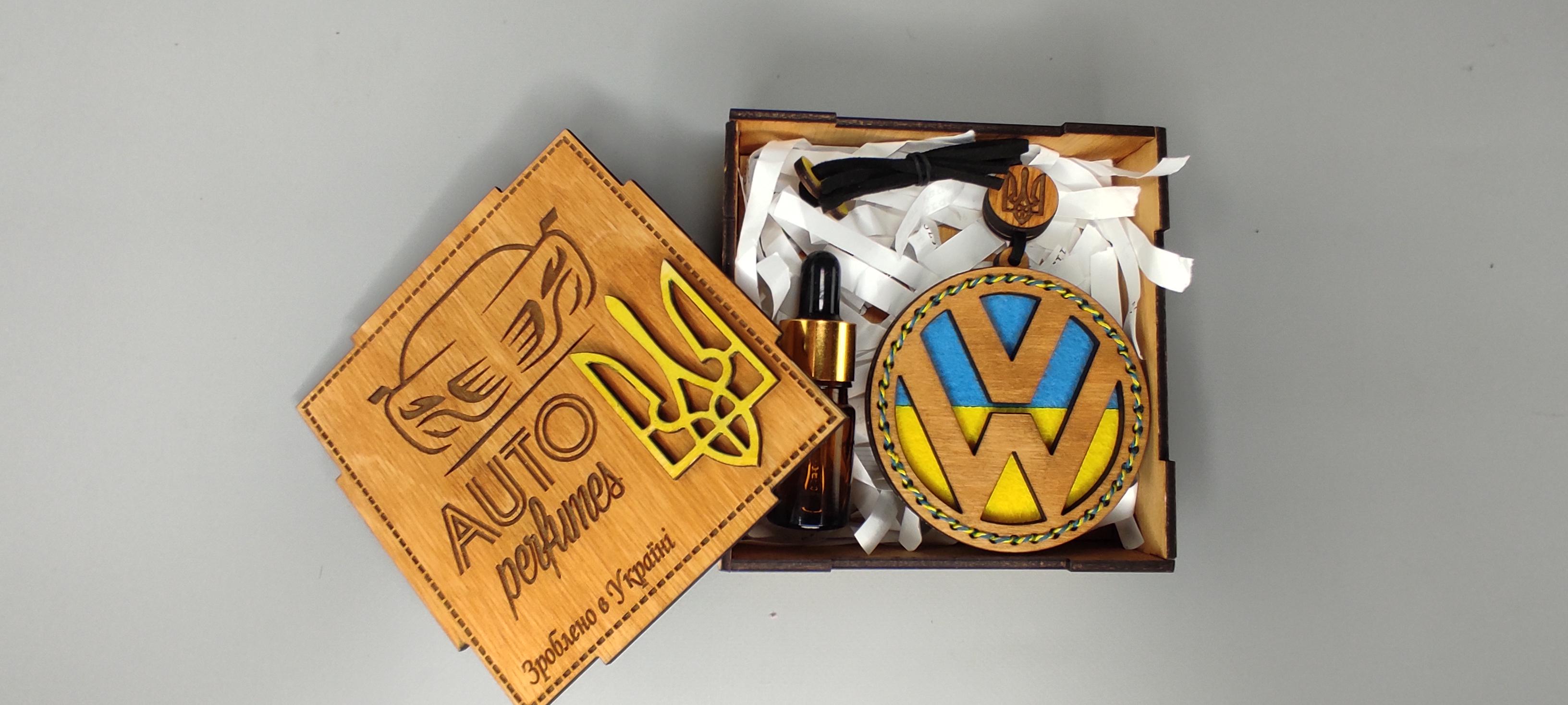 Ароматизатор из дерева в машину с логотипом Volkswagen Зеленый чай - фото 4 Ароматизатор из дерева в машину с логотипом Volkswagen Зеленый чай - фото 4