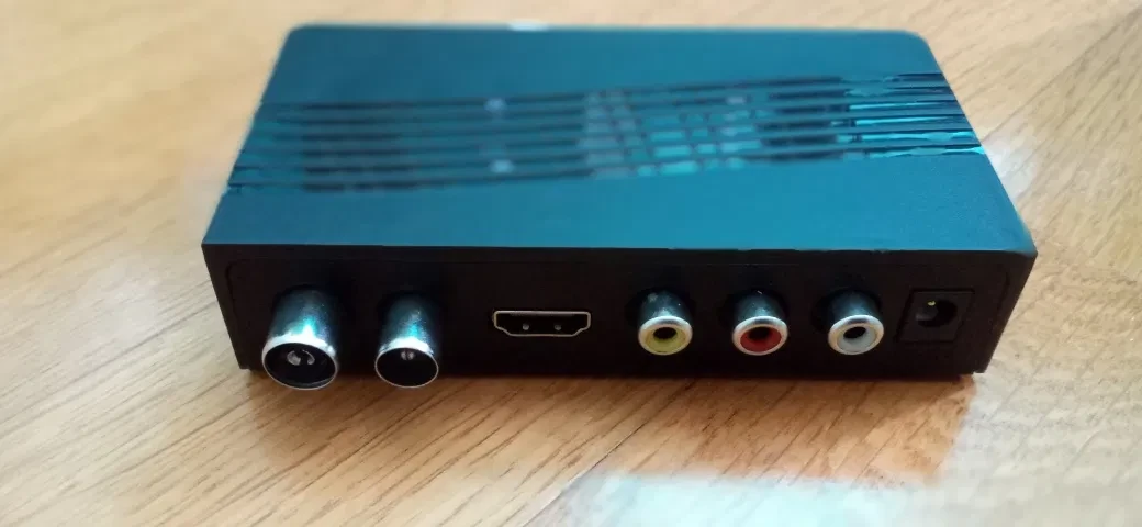 Тюнер-приставка цифровой T2 UKC T2-0967 с поддержкой wi-fi адаптера 5-12V Черный (2736245466) - фото 7 Тюнер-приставка цифровой T2 UKC T2-0967 с поддержкой wi-fi адаптера 5-12V Черный (2736245466) - фото 7