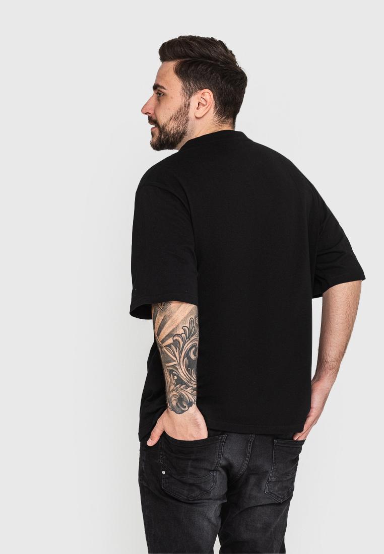 Мужская футболка оверсайз ROZA 211143 M Черный (4824005674952) - фото 2 Мужская футболка оверсайз ROZA 211143 M Черный (4824005674952) - фото 2