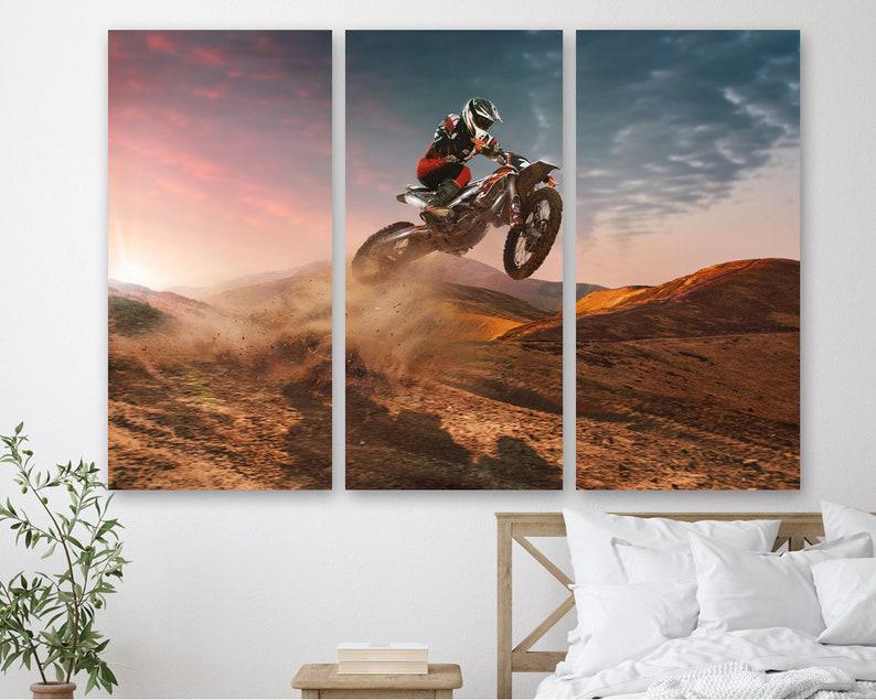 Модульная картина на холсте KIL Art Гонки на мотоциклахе из трех частей 128x81 см (M3_L_208)