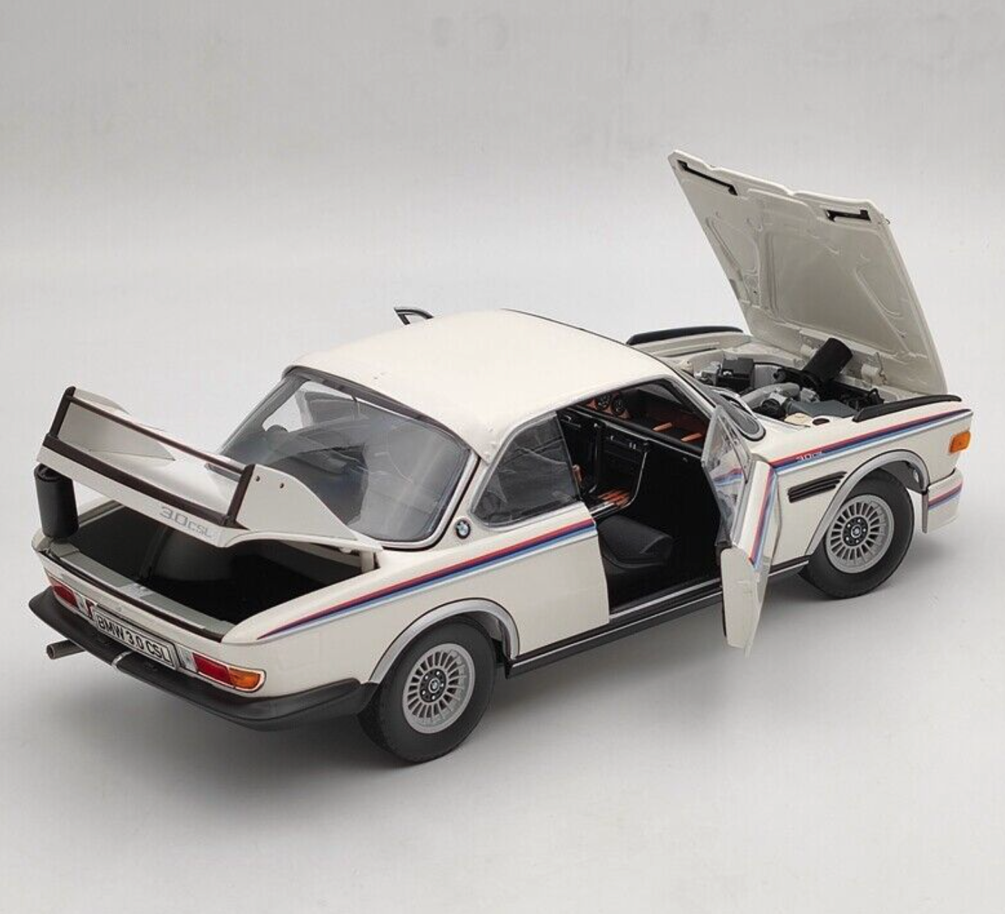ᐉ Модель автомобиля 1:18 BMW 3.0 CSL Coupe Heritage Racing 1973
