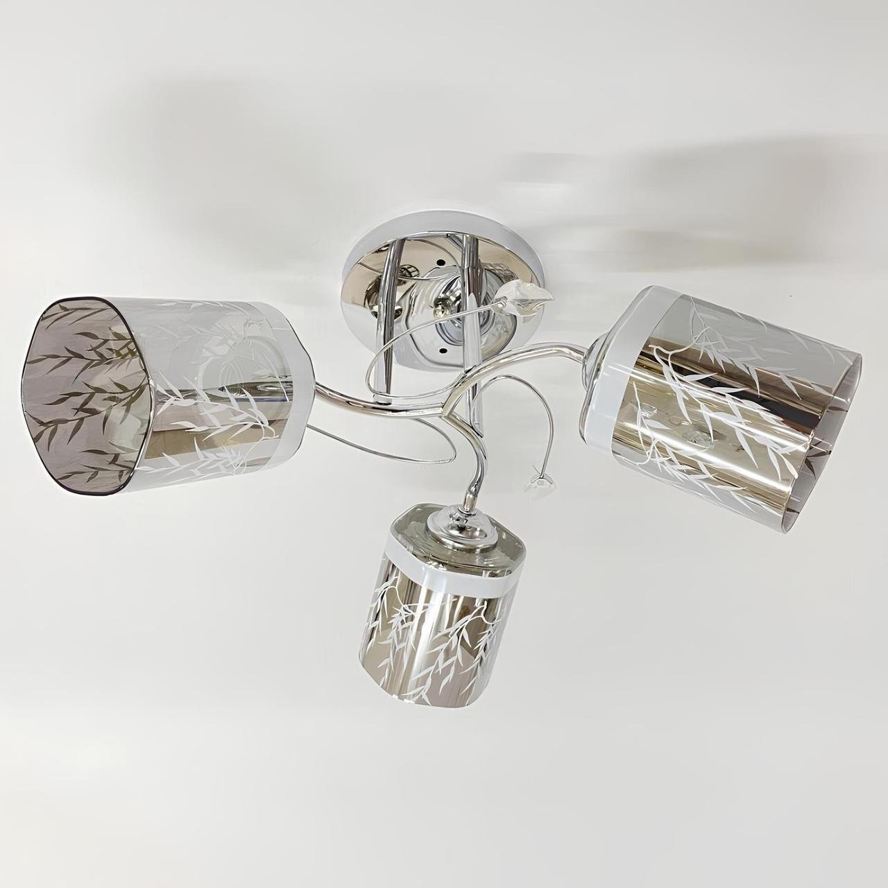 Люстра Valeso на три зеркальных плафона с узорами под лампы Е27 Хром (6248E/3)