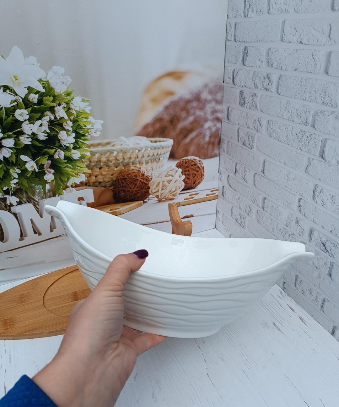 Фруктівниця Stenson Classic порцеляна на бамбуковій підставці 31х17х12 см White (17660869) - фото 3 Фруктівниця Stenson Classic порцеляна на бамбуковій підставці 31х17х12 см White (17660869) - фото 3