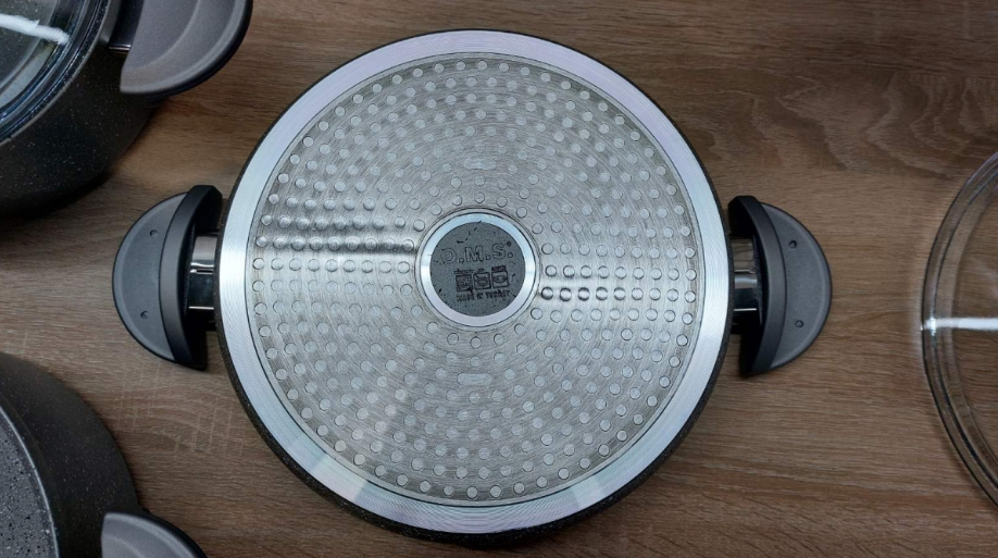 Набір посуду з сотейником та сковорідкою OMS з антипригарним покриттям для індукціі 7 предметів Сірий (3005 -ind) - фото 2 Набір посуду з сотейником та сковорідкою OMS з антипригарним покриттям для індукціі 7 предметів Сірий (3005 -ind) - фото 2