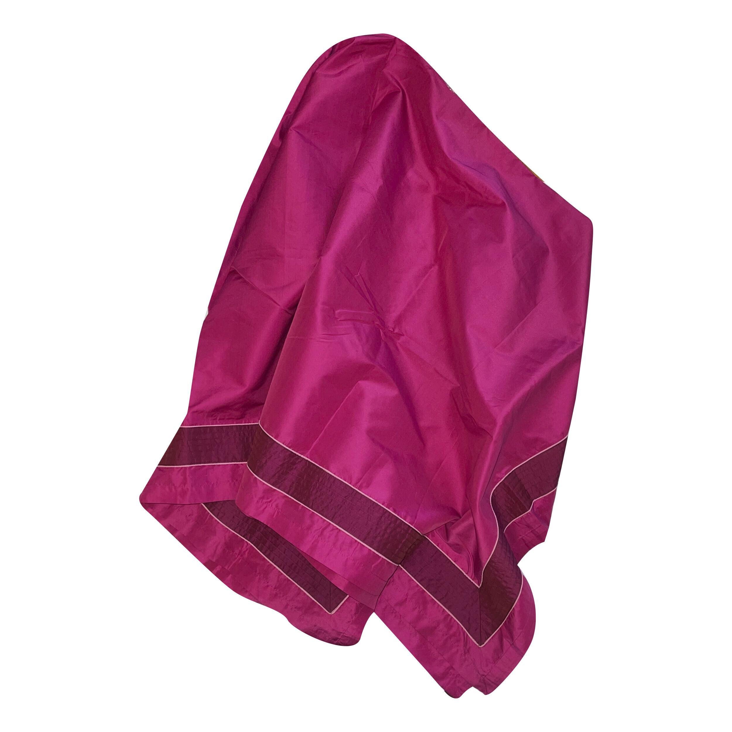 Скатертина декоративна Silk Route 140x140 см Рожевий (1796)