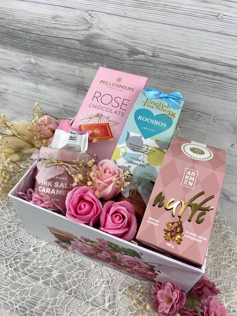 Подарочный набор сладостей Rose
