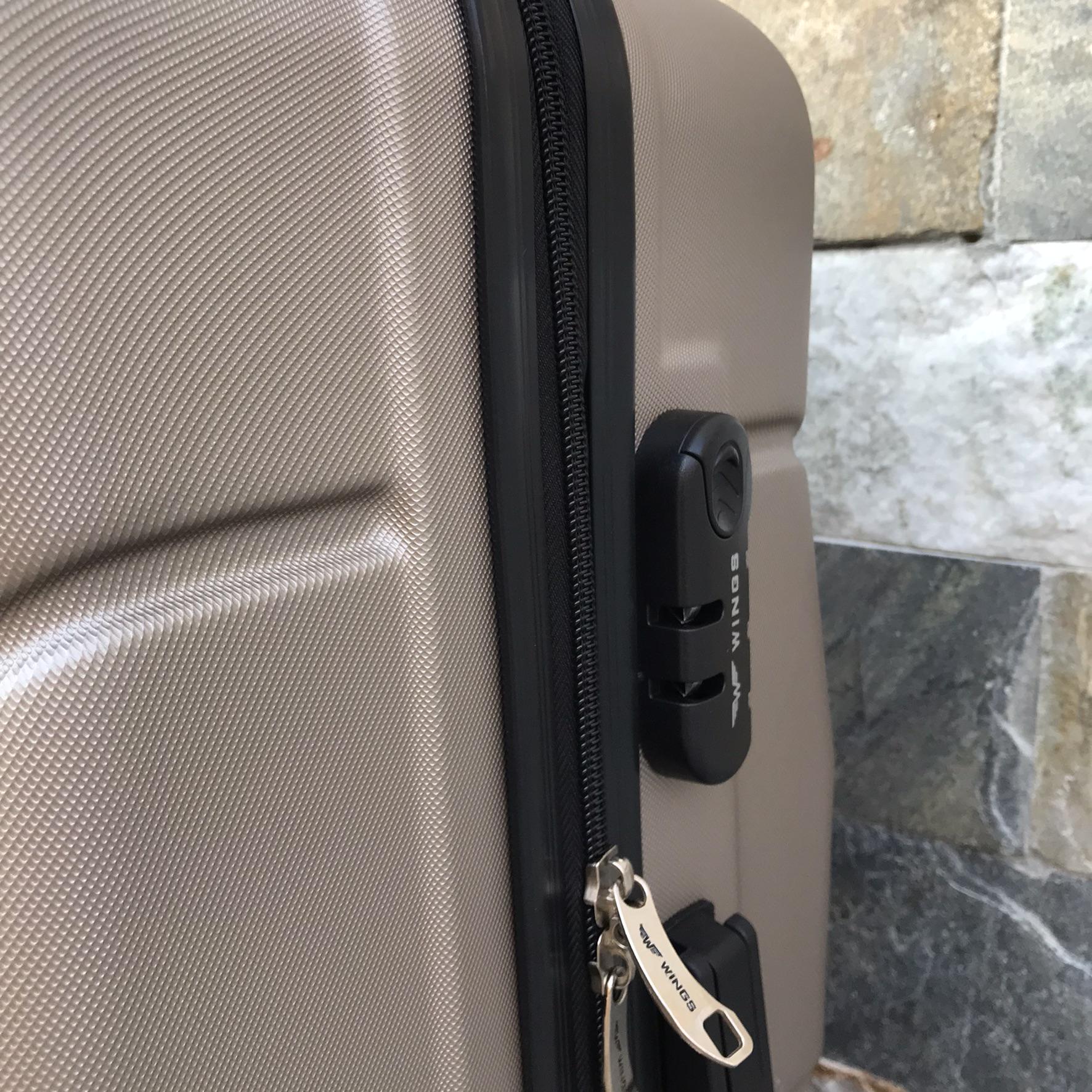 Валіза дорожня Wings 147 з полікарбонату L 75х48х30 см Шампань (10820061) - фото 6 Валіза дорожня Wings 147 з полікарбонату L 75х48х30 см Шампань (10820061) - фото 6