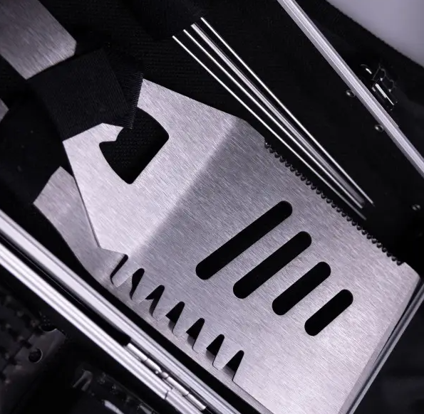 Набір аксесуарів для грилю та барбекю в кейсі 19 предметів - фото 7 Набір аксесуарів для грилю та барбекю в кейсі 19 предметів - фото 7