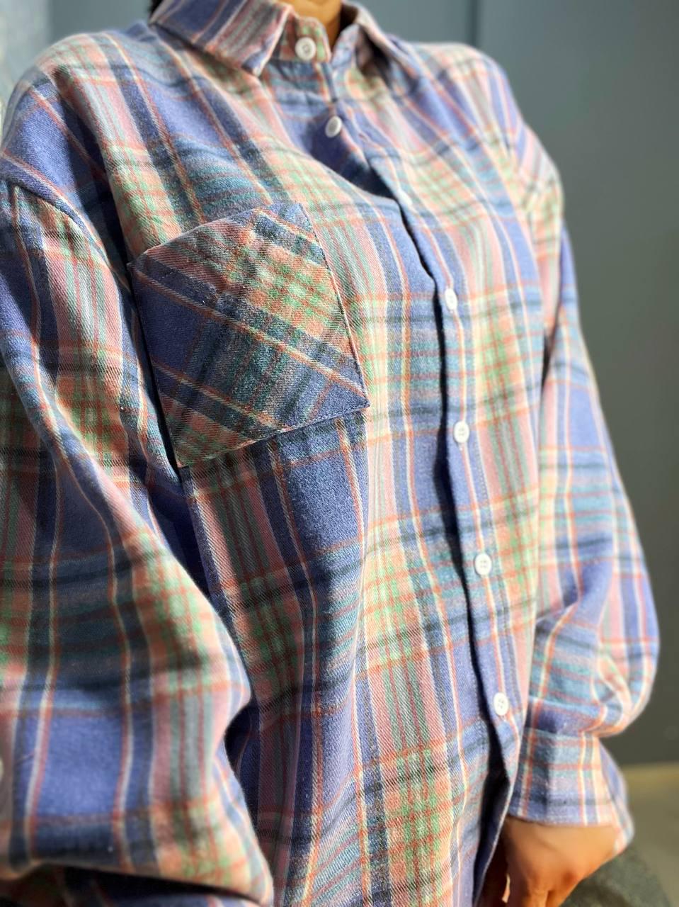 Рубашка женская Baoyu 225 клетчатая оверсайз фланель удлиненная спинка OS Сиреневый (2608) - фото 2 Рубашка женская Baoyu 225 клетчатая оверсайз фланель удлиненная спинка OS Сиреневый (2608) - фото 2