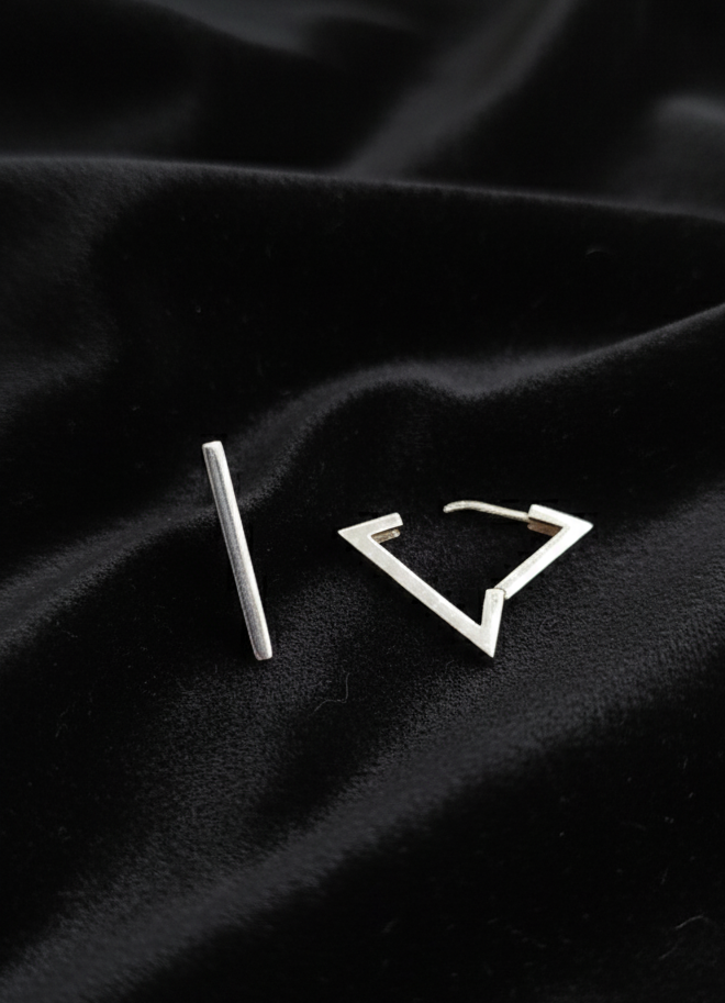 Сережки трикутники срібні Геометрія Стилю мінімалістичний дизайн - фото 4