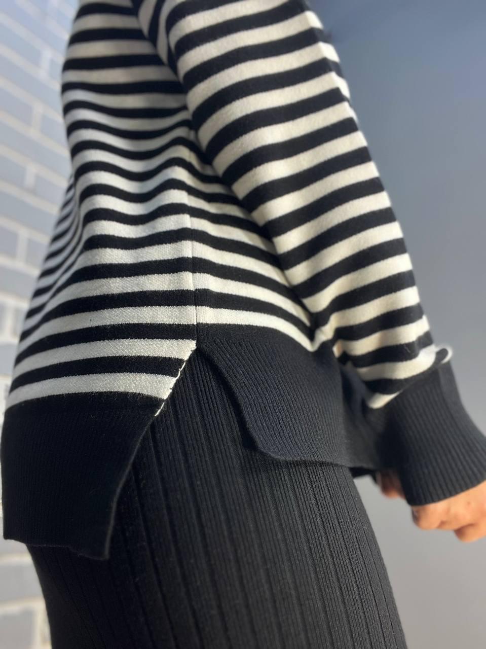 Свитер женский ACCORDDREAM 9880 полоса оверсайз разрезы по бокам р. 44-48 Черный (3022) - фото 3 Свитер женский ACCORDDREAM 9880 полоса оверсайз разрезы по бокам р. 44-48 Черный (3022) - фото 3