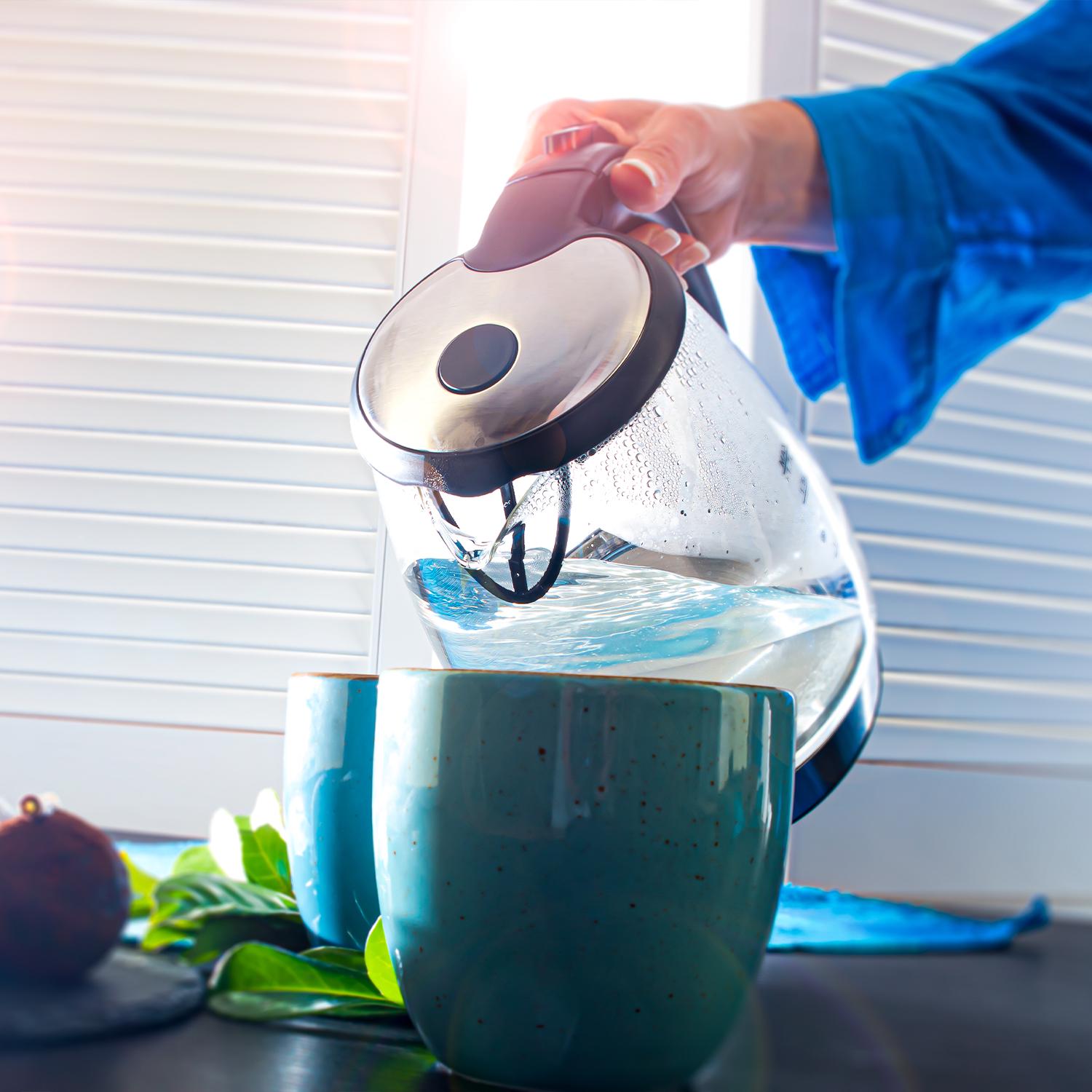 Електрочайник First FA-5404-2-BA glass 1,7 л 2200 Вт Black (26449824) - фото 3 Електрочайник First FA-5404-2-BA glass 1,7 л 2200 Вт Black (26449824) - фото 3