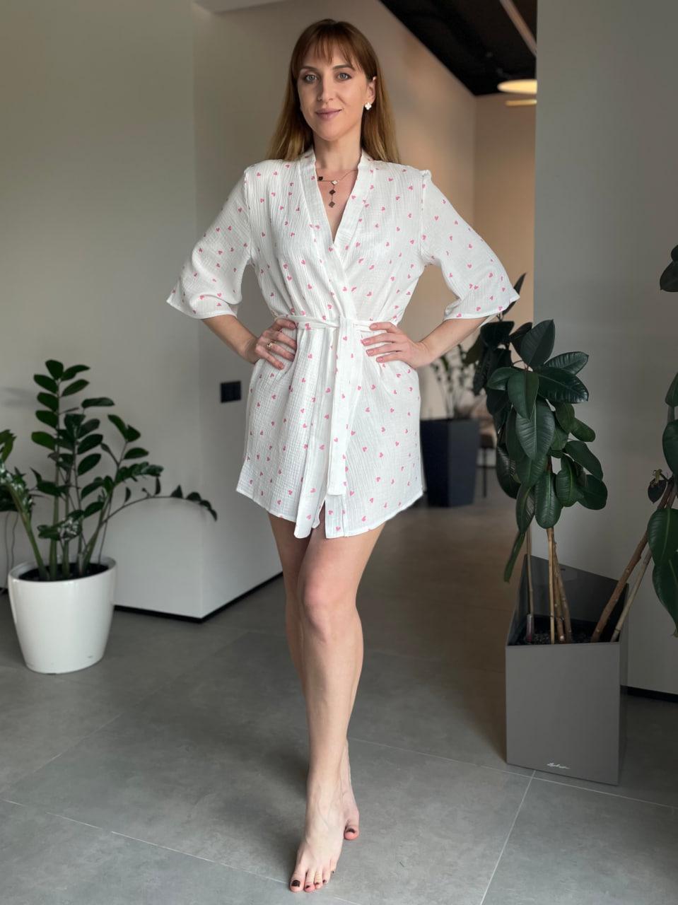 Халат женский Сердца короткий муслиновый 3XL Розовый (2646948072) - фото 3 Халат женский Сердца короткий муслиновый 3XL Розовый (2646948072) - фото 3