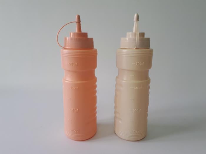 Набор бутылок для соуса пластиковых 2 шт. H 26 см 700 мл (1136939203) Набор бутылок для соуса пластиковых 2 шт. H 26 см 700 мл (1136939203)