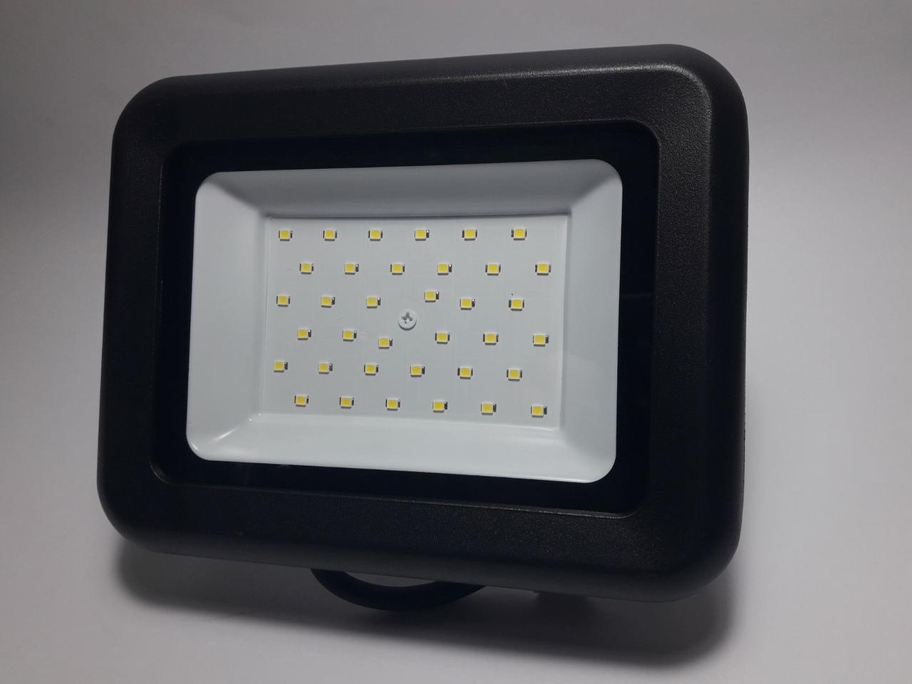 Прожектор светодиодный GLX 30W влагозащищенный IP65 5000К Черный (К-15)