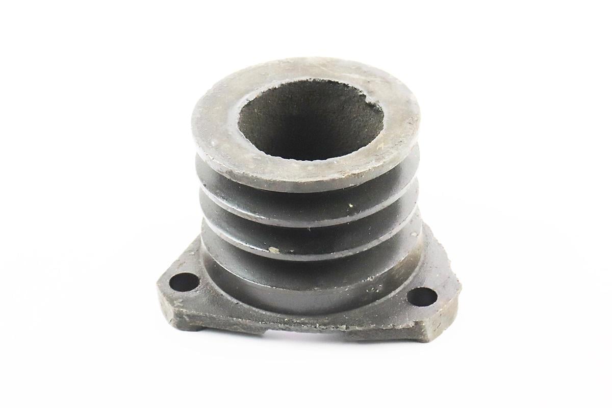 Шків 3-пазний 100 мм три пази під ремінь SPB 107 мм можливий незначний дефект забарвлення лиття для двигунів R175/180N і їх аналогів (603628) Шків 3-пазний 100 мм три пази під ремінь SPB 107 мм можливий незначний дефект забарвлення лиття для двигунів R175/180N і їх аналогів (603628)