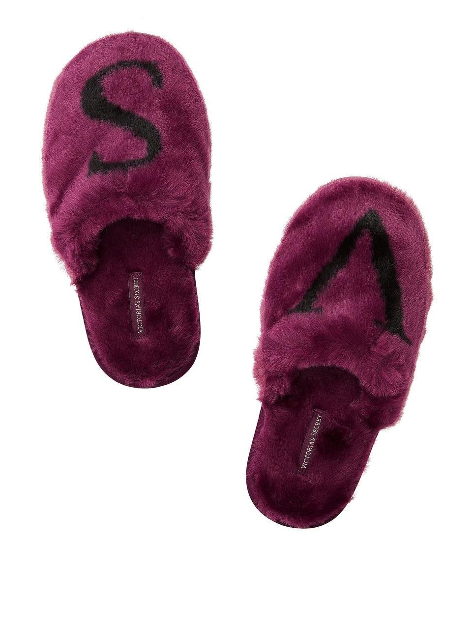 Домашні тапочки жіночі Victoria's Secret з логотипом Closed Toe Faux Fur Slipper р. 36-37 Бордовий (2176796824) - фото 1