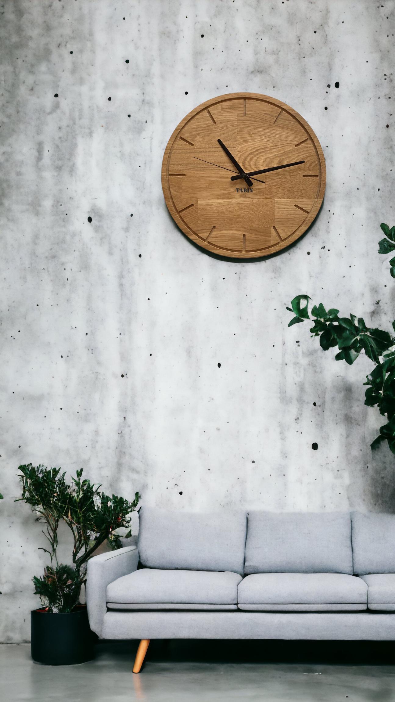 Годинник настінний Tabix дубовий 40 см - фото 3 Годинник настінний Tabix дубовий 40 см - фото 3