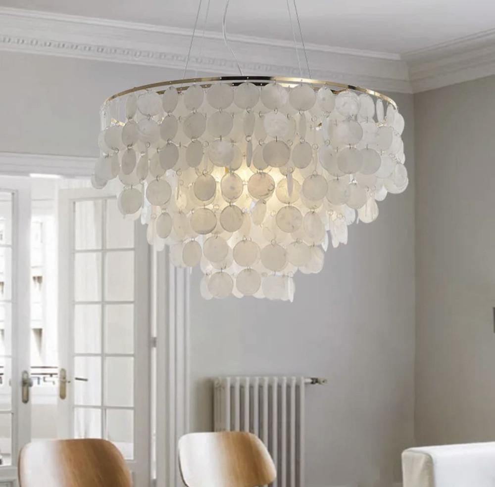 Люстра подвесная Athelia с перламутровыми монетками Ø 50 см (D 8598 GD+Shell) - фото 2 Люстра подвесная Athelia с перламутровыми монетками Ø 50 см (D 8598 GD+Shell) - фото 2