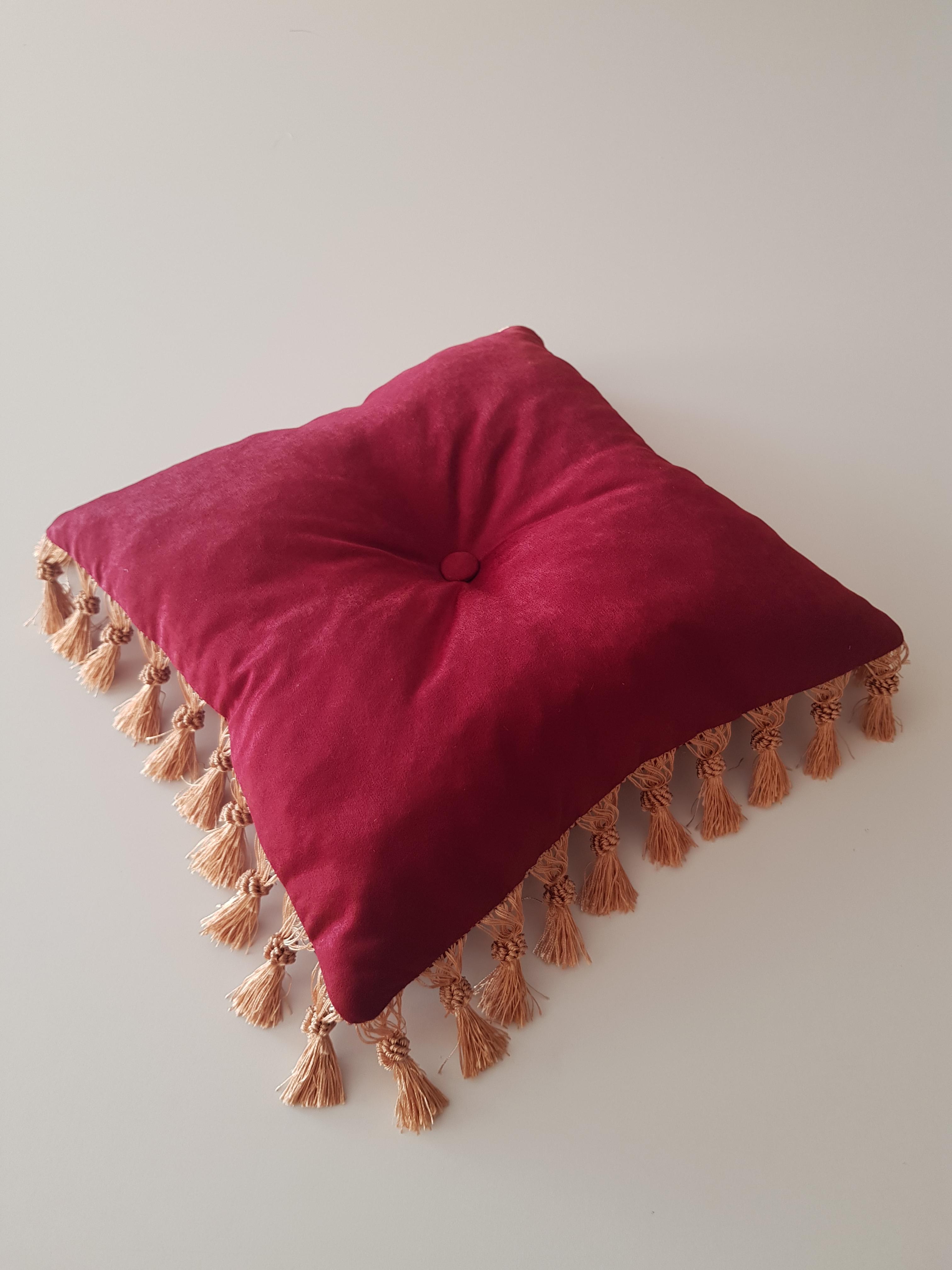 Подушка для декора Firanka Handmade королевская с бахрамой 40х40 см 1 шт. Бордовый (п_0172)