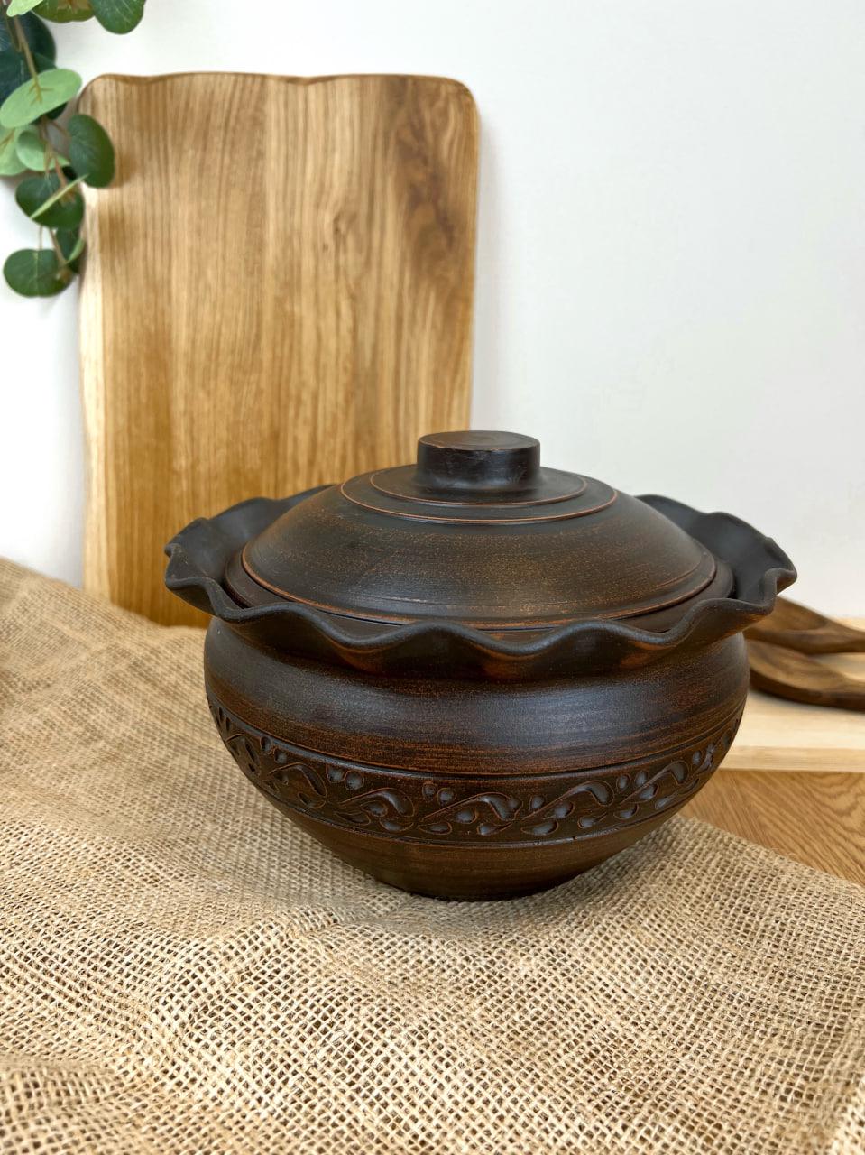Макитра волнка с крышкой глиняная резная Гражда Декор 2,5 л (3000-40)