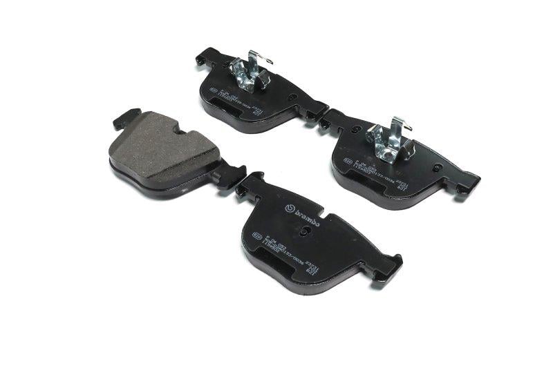 Тормозные колодки дисковые BREMBO для BMW 5 F07 3.0 4.4 2010-/7 F01-04 3.0-6.0 08- задние (P 06 053)