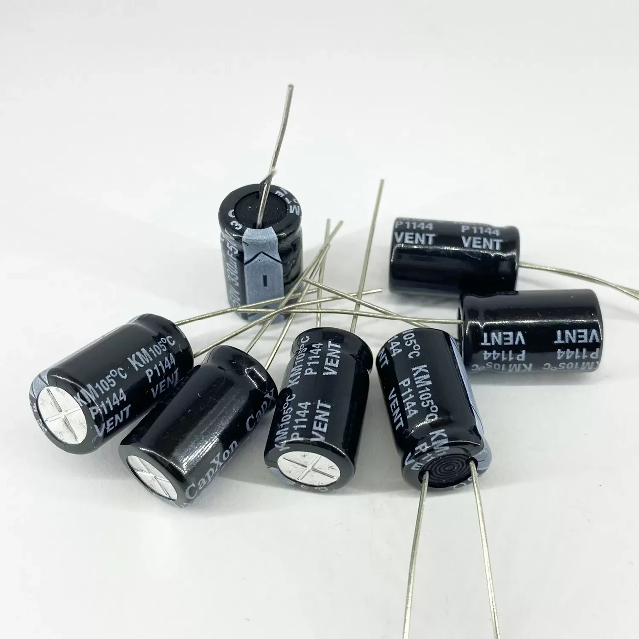 Електролітичні конденсатори CapXon 330 мкф 50V 10x16 мм 105 °C (1965011335)