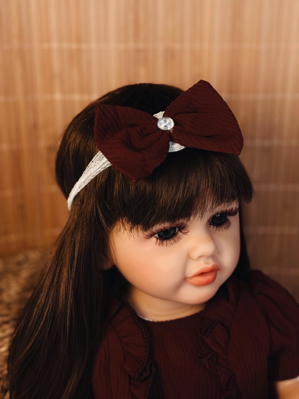 Кукла кукла реалистичная KEIUMI винил-силиконовая девочка в платье с аксессуарами 55 см Бордовый - фото 3