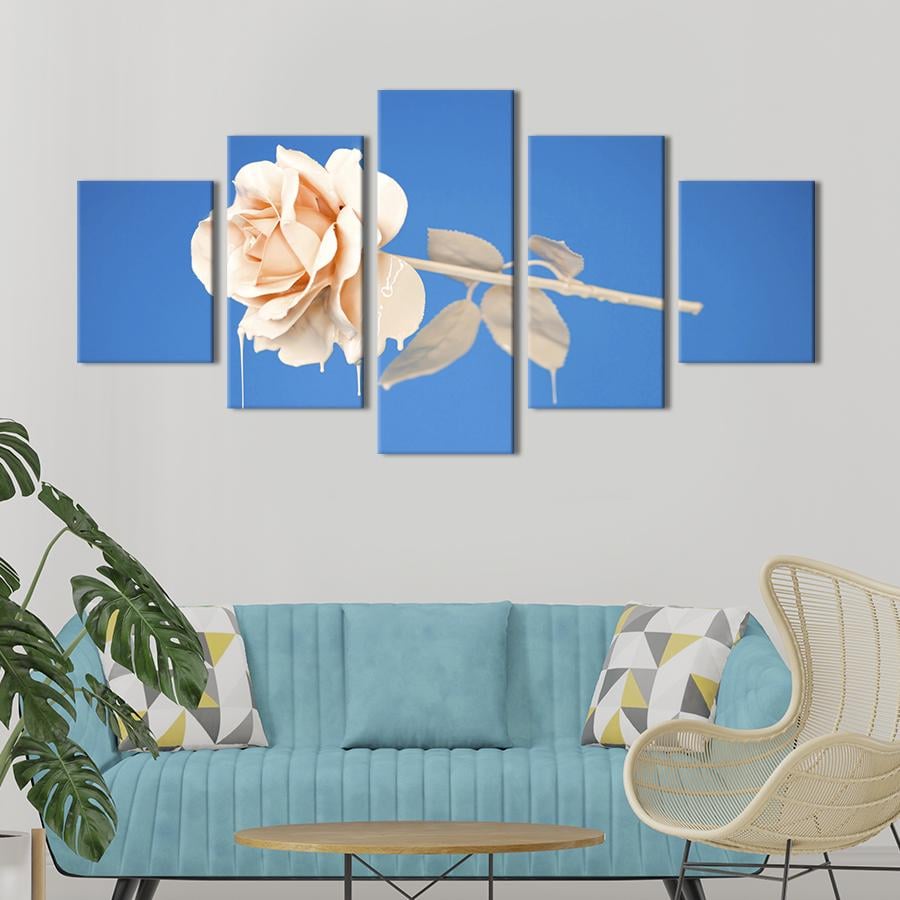 Картина на полотні Самотня бежева троянда на синьому тлі 187x94 см (801-52)