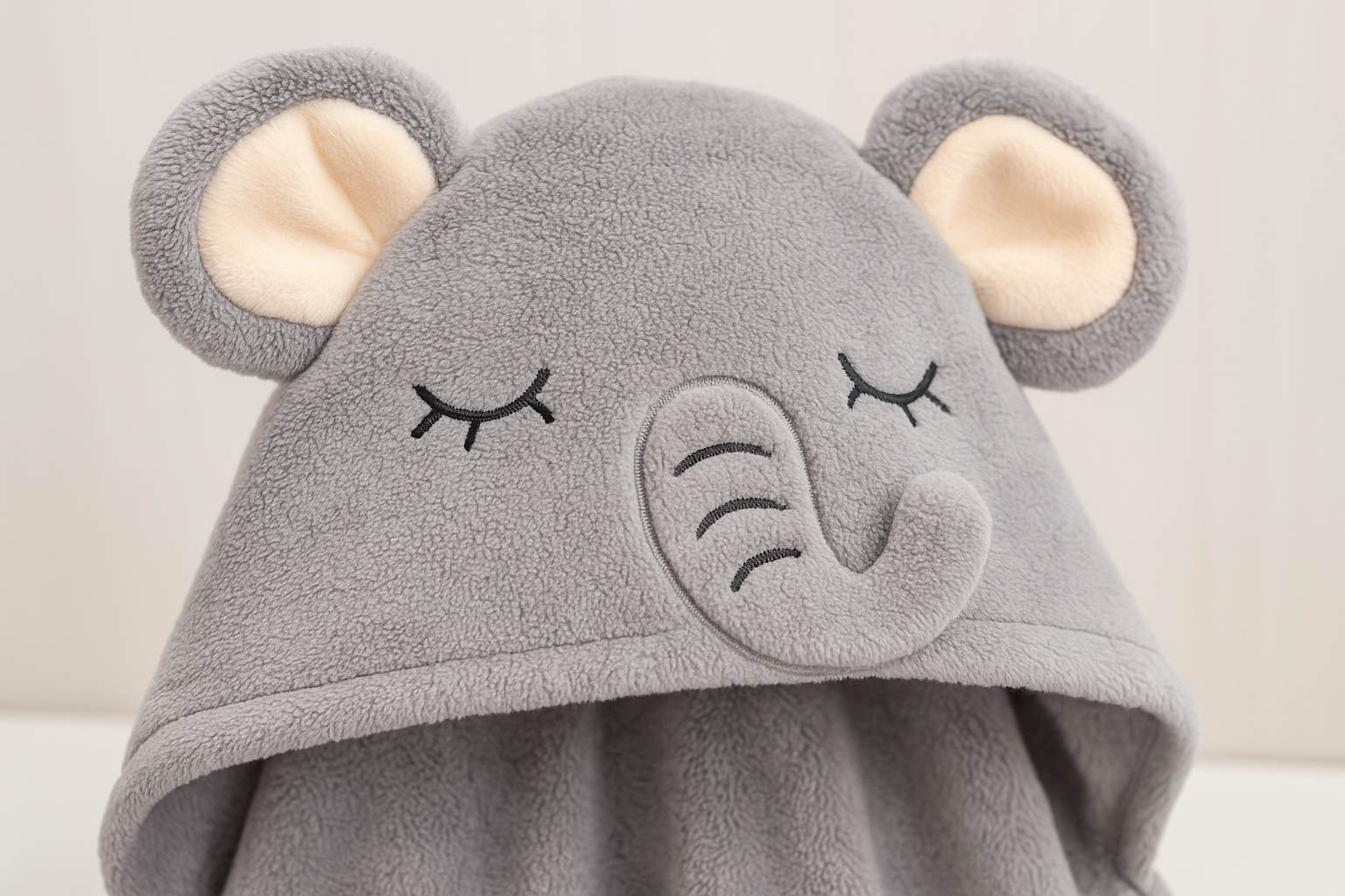 Полотенце-плед детское с капюшоном Слоник микрофибра 80х80 см Серый (DP-796-51/grey) - фото 5 Полотенце-плед детское с капюшоном Слоник микрофибра 80х80 см Серый (DP-796-51/grey) - фото 5