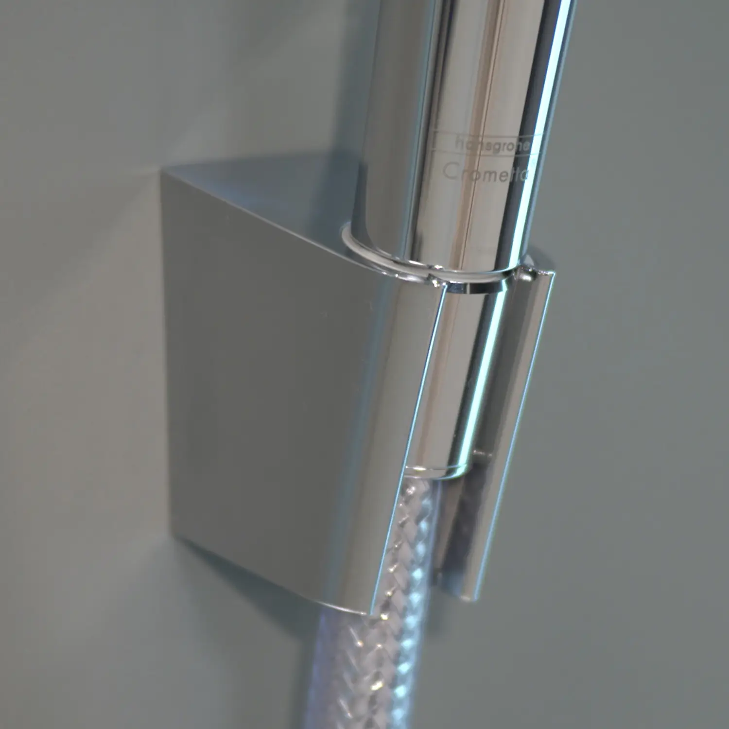 Душевой набор Hansgrohe Crometta Vario с ручной воронкой/шлангом и держателем Белый/Хром (26692400) - фото 3