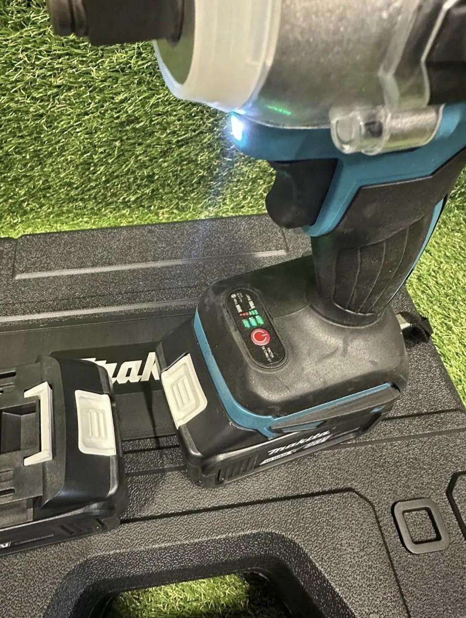 Гайковерт ударный Makita DTW401 аккумуляторный бесщеточный 48 В 6А/ч Черный (1230) - фото 3 Гайковерт ударный Makita DTW401 аккумуляторный бесщеточный 48 В 6А/ч Черный (1230) - фото 3